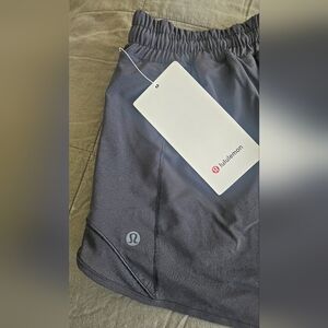 NWT Sz 8 Hotty Hot LR Short 4" Lined lululemon athletica
